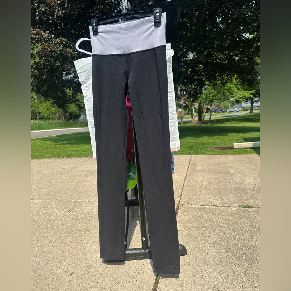 Lululemon Skinny Groove Roll Down Waist Pant Black/White Size 4